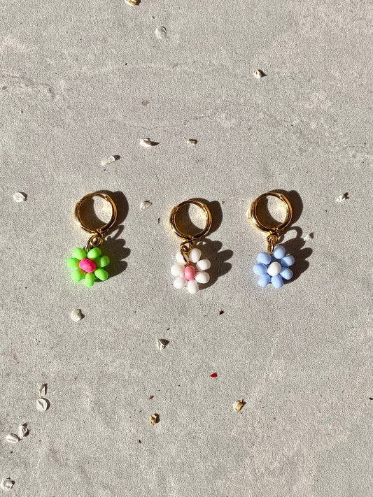 Flower earring (comes single)
