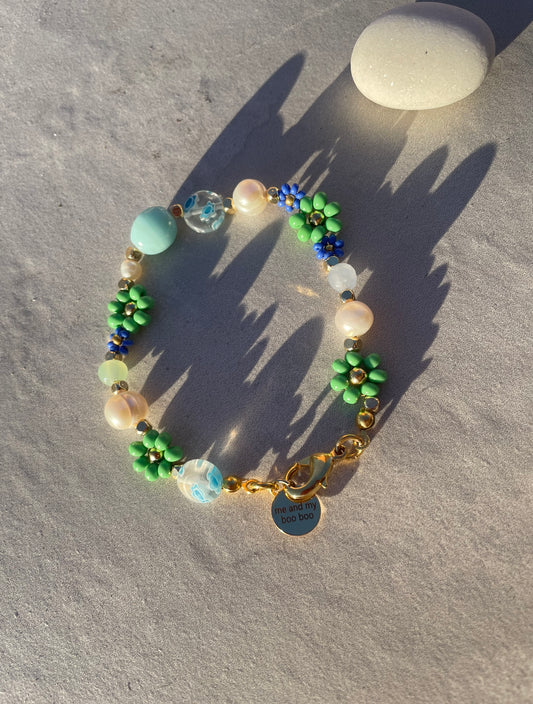 Flower armband