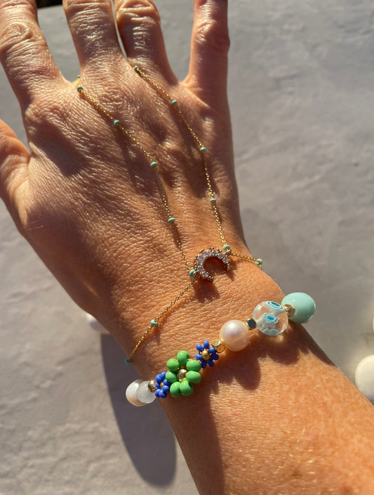 Flower armband